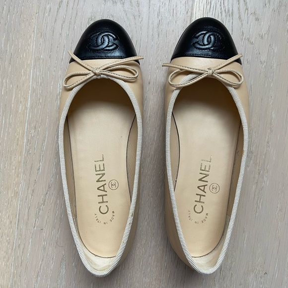 Authentic Chanel Ballet Flat Size 34 or 4 US - Picture 1 of 4